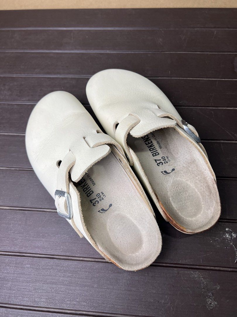 Birkenstock Boston Clogs leather- White (Category: Flats & Sandals) located in Iba. Submitted by saploot (Listing ID 1437921299, Image 2). Description: Excellent condition Still presentable.