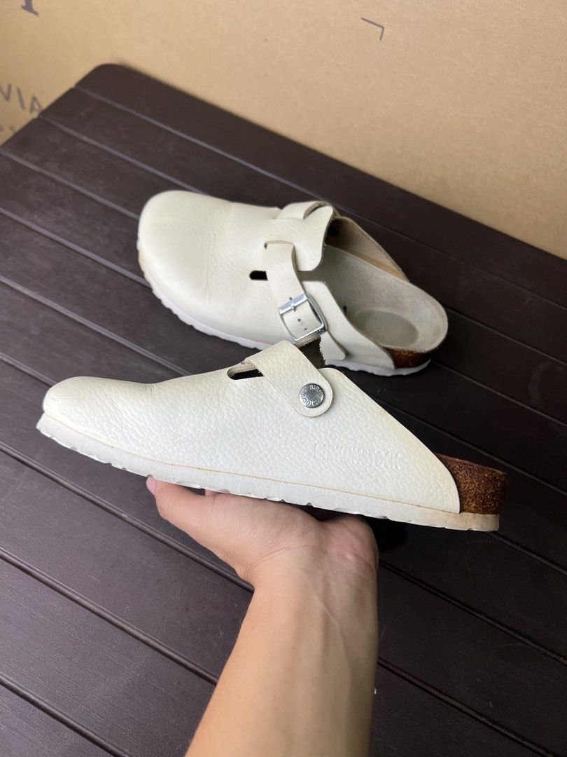 Birkenstock Boston Clogs leather- White (Category: Flats & Sandals) located in Iba. Submitted by saploot (Listing ID 1437921299, Image 3). Description: Excellent condition Still presentable.