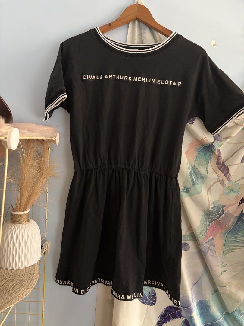 Sanfu Black ringer dress M (Category: Dresses) located in Manila. Submitted by mhiray_ph28 (Listing ID 1437866546, Image 2). Description: Cotton fabric .