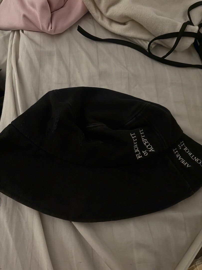black statement bucket hat (Category: Caps & Hats) located in Baguio. Submitted by backburnerbyniki (Listing ID 1437895922, Image 1). Description: .