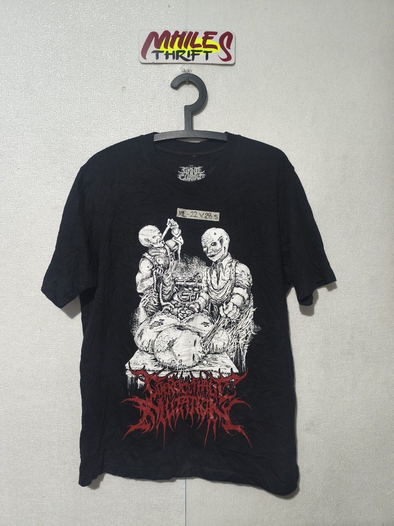 Blasphemy T-shirt XL (Category: Tshirts & Polo Shirts ) located in Pasay City. Submitted by tananoy0508061 (Listing ID 1437936504, Image 1). Description: - Black Blasphemy T-shirt - Size: XL - Front graphic: White and red design - Back graphic: Red design.