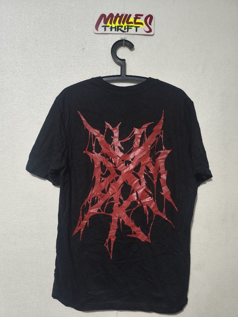 Blasphemy T-shirt XL (Category: Tshirts & Polo Shirts ) located in Pasay City. Submitted by tananoy0508061 (Listing ID 1437936504, Image 3). Description: - Black Blasphemy T-shirt - Size: XL - Front graphic: White and red design - Back graphic: Red design.