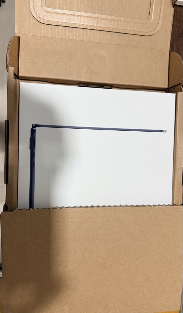 BNIB Apple MacBook Air 13-inch M4454146964157911041