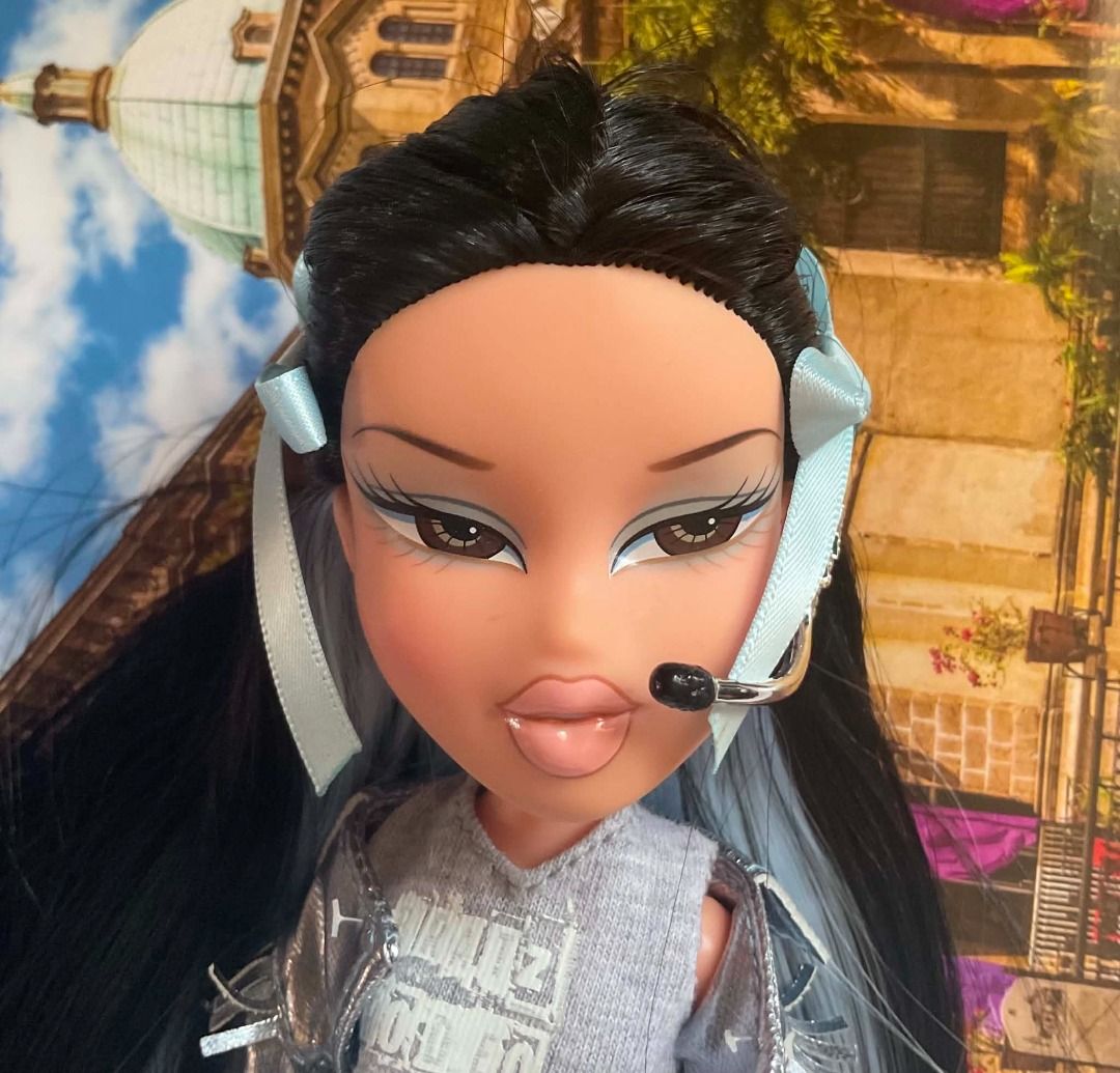 Bratz Popstarz Jade (Category: Kids Toys) located in Manila. Submitted by whiteapple10114 (Listing ID 1437777931, Image 1). Description: Shes out of box Playwith, few strands of hair naputol No box included. Head cannot be pushed super below. Side to side okay and up articulation. ✨ Layaway Rules ✨ Buyer must pay a ₱100 down payment to reserve the item. • Down payment is NON-REFUNDABLE. Additional ₱100 fee for 1 month layaway. • Once the transact