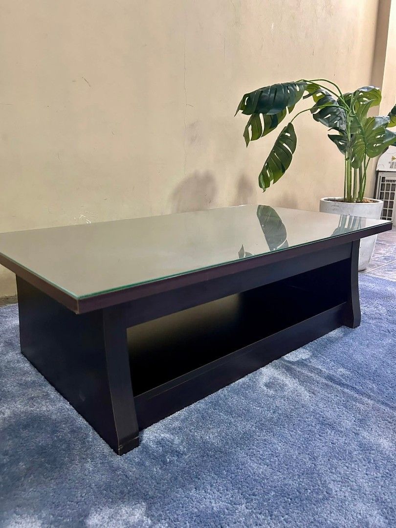 Center Table (Category: Tables & Sets) located in Meycauayan. Submitted by marygracecasimiro (Listing ID 1437857978, Image 2). Description: Imported Hydraulic Tempered Glass Center Table from Japan P10,900 Only 44x24x24in Super ang Ganda neto mga suki🌼🌺💐 Hydraulic/Natataas at Nabababa Tempered Glass Heavy Duty No issue Good Condition Minor Scratch♥️ #centertable #japansurplus #highlightseveryonefollowers.