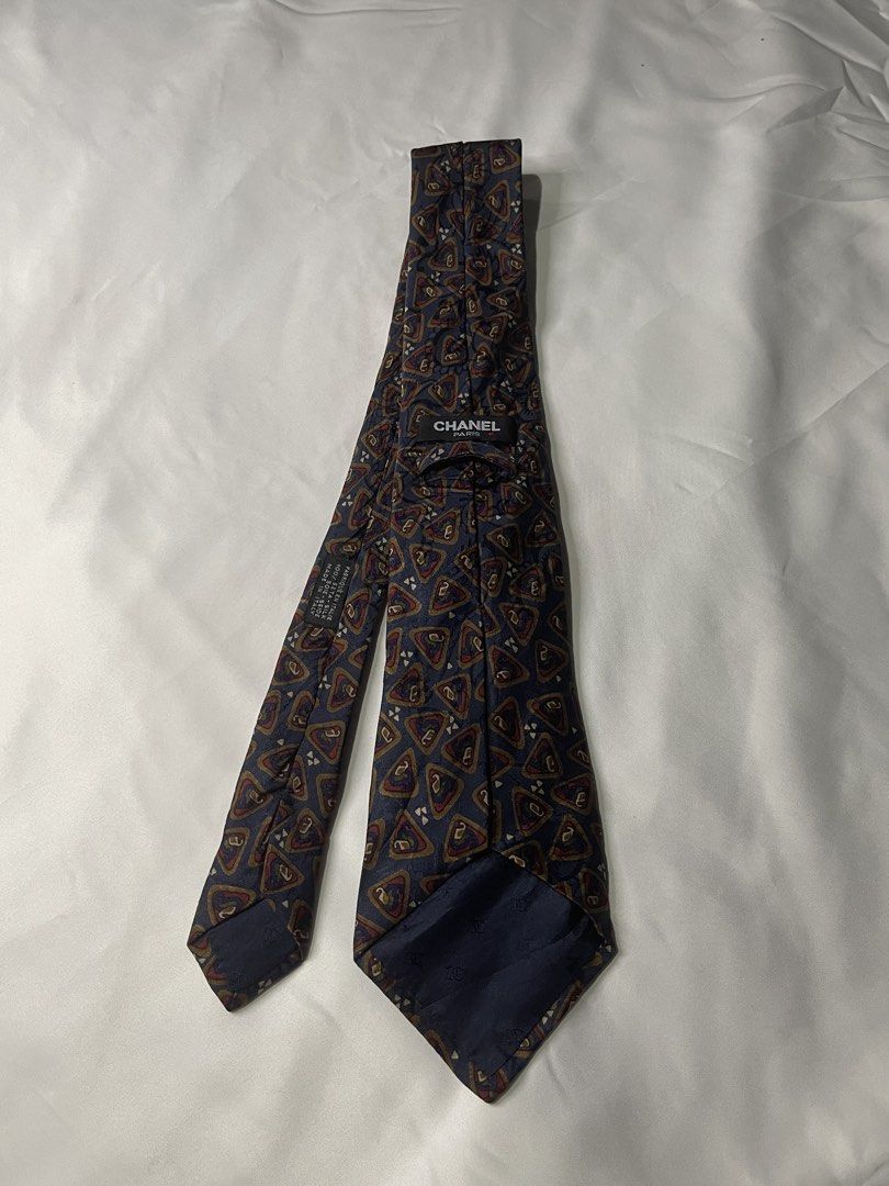 CHANEL Authentic Necktie (Category: Luxury Accessories) located in Santa Cruz. Submitted by hongkongmarketph (Listing ID 1437899542, Image 3). Description: Good as new Authentic .
