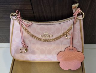 (Category: ) located in . Submitted by charm3z (Listing ID 1437857319, Image 1). Description: .
