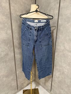 (Category: ) located in . Submitted by _vanitypreloved (Listing ID 1437808478, Image 1). Description: .