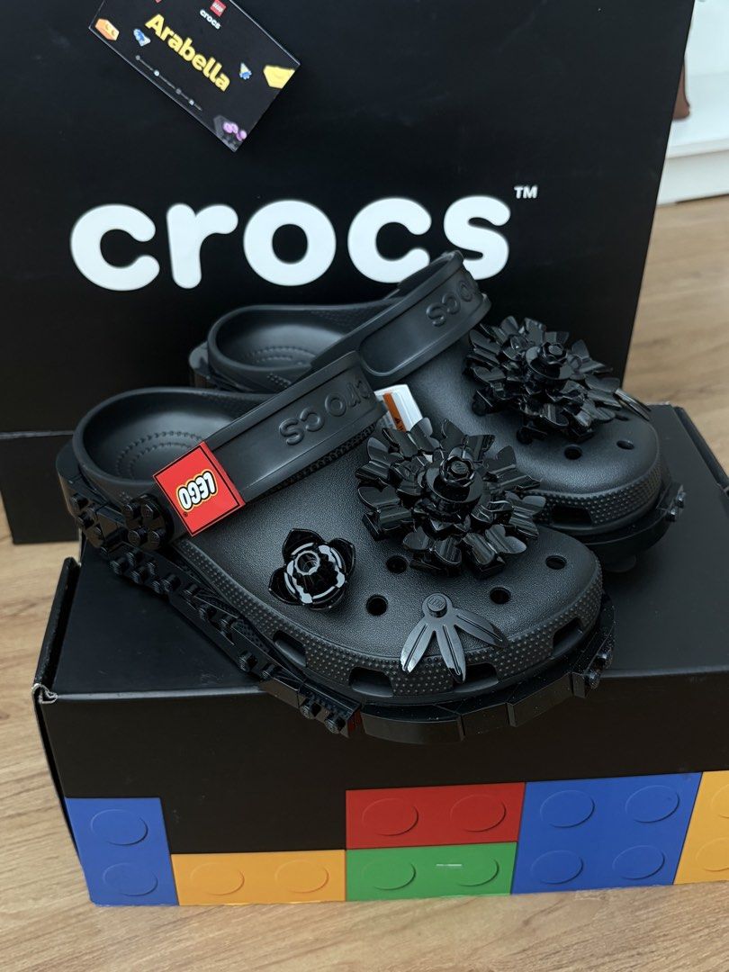 Crocs Lego ( not used ) (Category: Slippers and slides) located in Manila. Submitted by bellaasrt (Listing ID 1437781616, Image 1). Description: received as a pr package from crocs ( im an influencer) so just used it sa pictures.