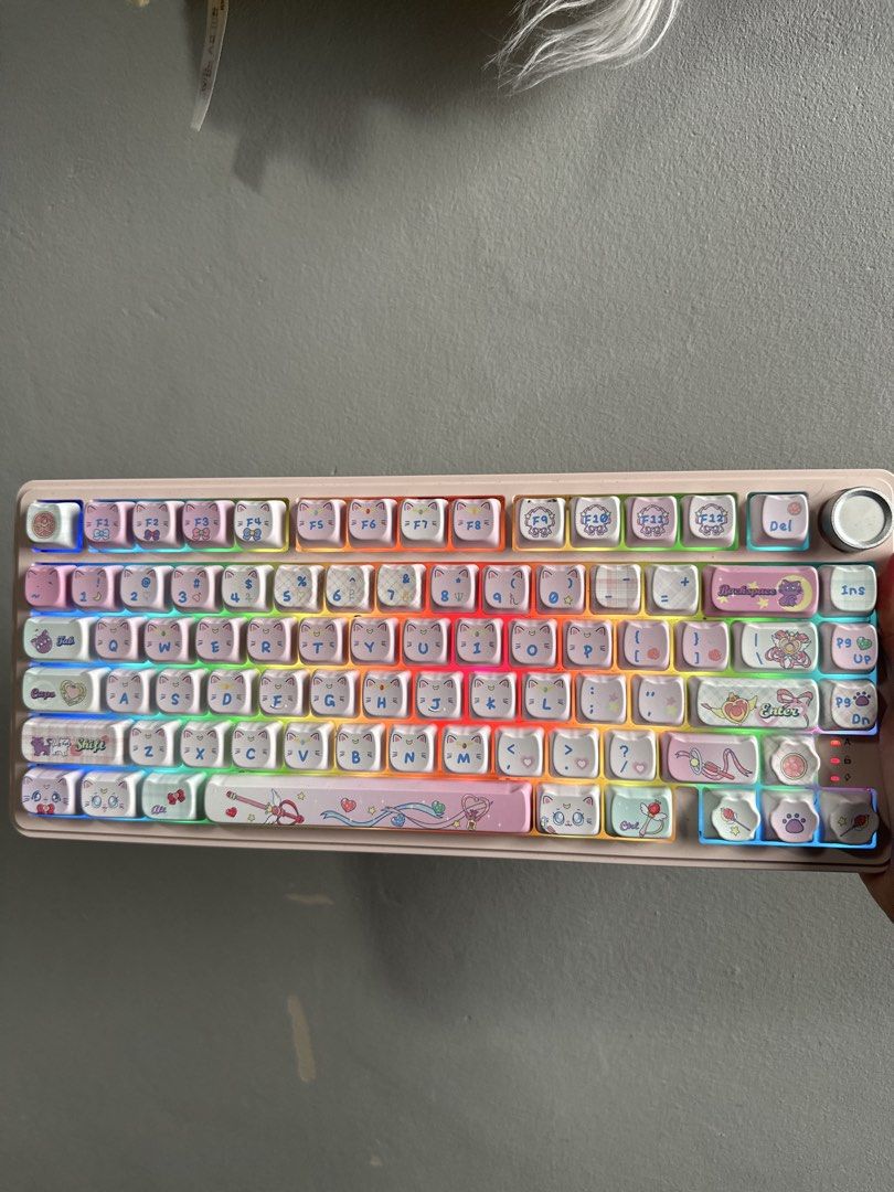 Cute keyboard453902739650662400
