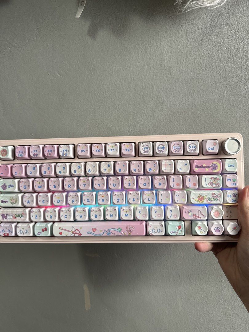 Cute keyboard453902739650662401