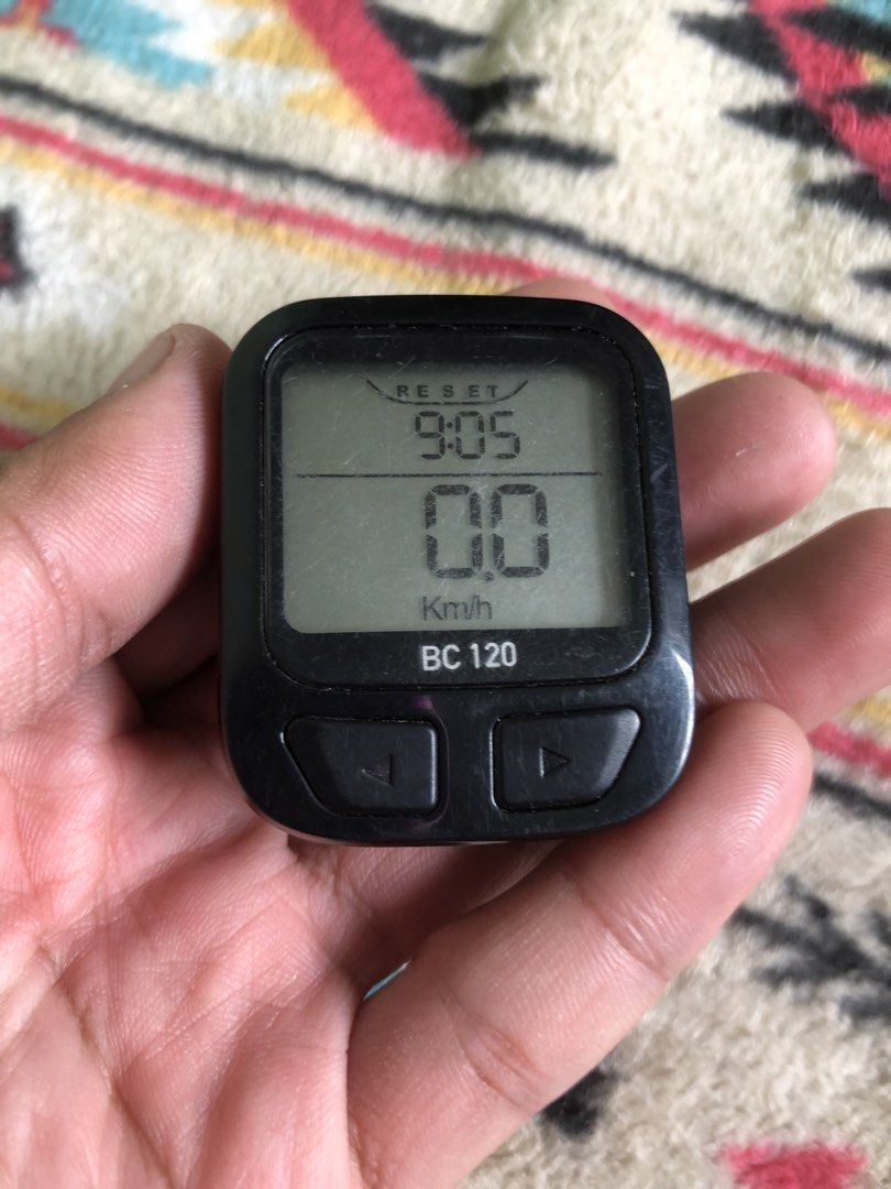 Decathlon BC120 Cyclometer device (Category: Bicycles) located in Quezon City. Submitted by markgolveo (Listing ID 1437785113, Image 1). Description: Decathlon BC120 Cyclometer device Unit only Tested working with power.