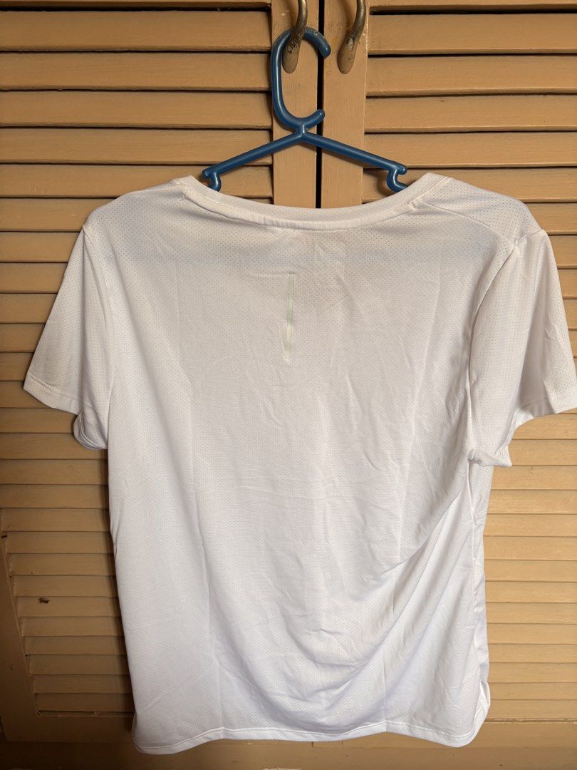 Decathlon Kiprun Running Shirt (Category: Shirts) located in Santa Rosa. Submitted by bluemingbh (Listing ID 1437762429, Image 3). Description: - Brand new with tag - Size: M - SRP: ₱350 mop: gcash, bdo, maya mod: ggx, flash, lalamove.