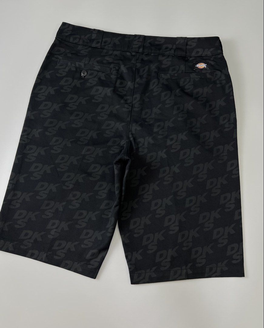 DICKIES SCRIPT MULTI LOGO (Category: Activewear) located in Marikina City. Submitted by grindmanila (Listing ID 1437874823, Image 2). Description: DICKIES SCRIPT MULTI LOGO LAZER SCRIPT LOGO ✔️ EMBROID PATCH DICKIES LOGO ✔️ COLOR BLACK ✔️ MENS LARGE - XL FITS ☑️ 34 - 36 W 24 L GOOD AS NEW ✅ BLACK N BLACK ✅ SARIWANG SARIWA ✅ CONDIT 9.8 to 10/10 ✔️ COLOR 10/10 ✔️ NAPAKA SOLID NITO S PERSONAL♥️.