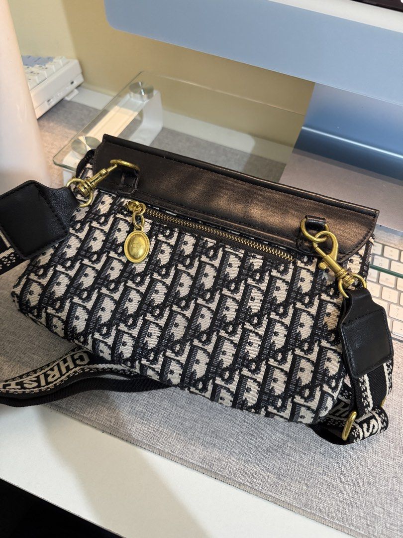 Christian Dior Oblique Shoulder Bag (Category: Luxury Bags & Wallets) located in Santo Tomas. Submitted by vanillasage (Listing ID 1437775182, Image 3). Description: - Dior Oblique shoulder bag - RFS: decluttering - In good condition except for leather flap inside - MOP: GCash - Courier: J&T 📍Santo Tomas Batangas #christiandior #prelovedbags .