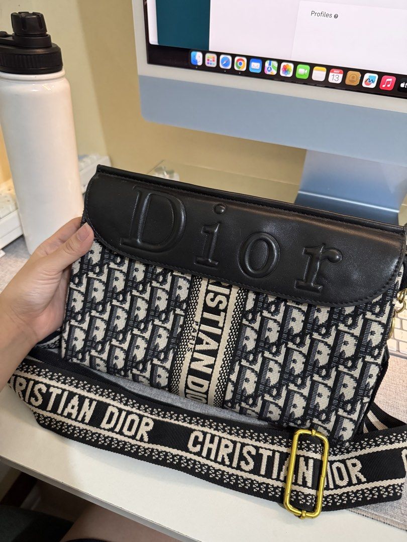 Christian Dior Oblique Shoulder Bag (Category: Luxury Bags & Wallets) located in Santo Tomas. Submitted by vanillasage (Listing ID 1437775182, Image 2). Description: - Dior Oblique shoulder bag - RFS: decluttering - In good condition except for leather flap inside - MOP: GCash - Courier: J&T 📍Santo Tomas Batangas #christiandior #prelovedbags .