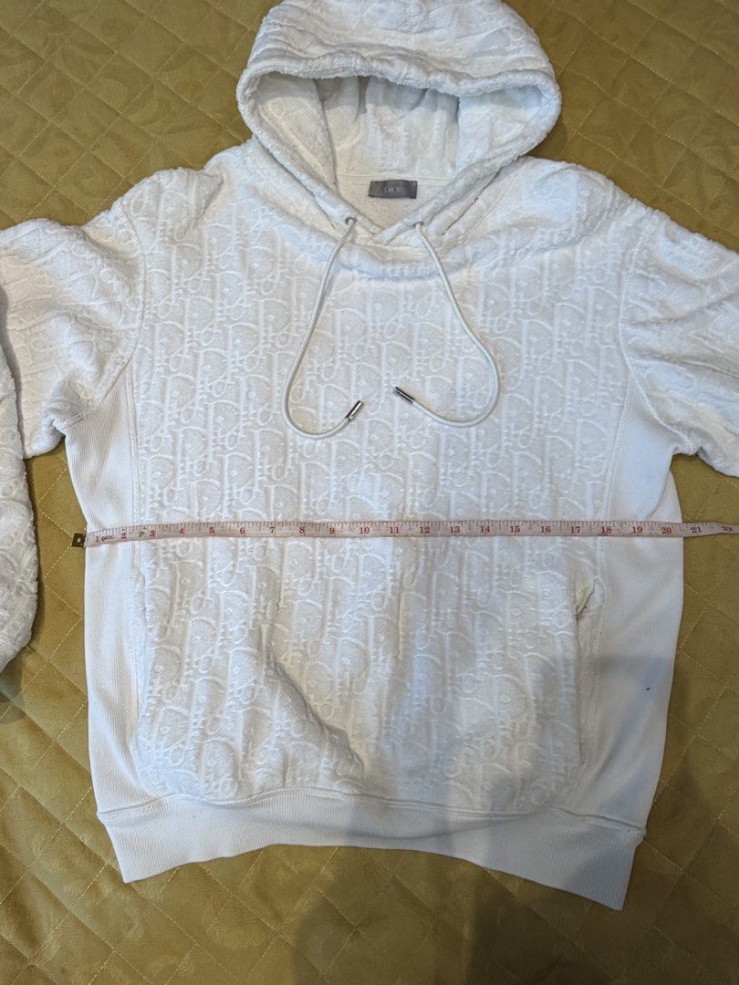 Original Dior White Hoodie (Category: Luxury Apparel) located in Mandaluyong City. Submitted by norbert29 (Listing ID 1437803079, Image 3). Description: - Original Dior logo hoodie original price php 120,000.000 “You are defined by your clothes; you are what you wear. Rest assured that this item is original. Once you will see the item and you find out that is fake. I will return your money twice the price. Selling this garment as I am starting to