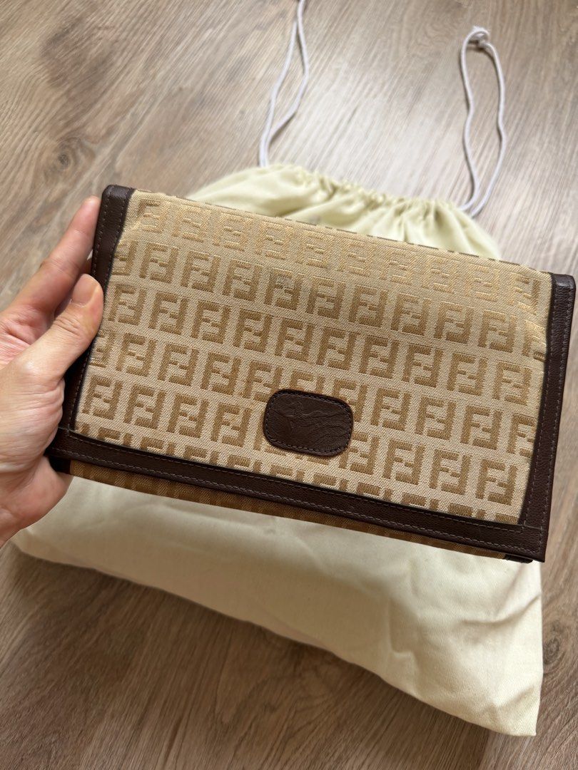 FF Logo Wallet on chain (Category: Luxury Bags & Wallets) located in San Fernando. Submitted by somethingniceph (Listing ID 1437791611, Image 1). Description: - Snap closure - Multiple compartments: card slots, zippered pocket - Includes gold chain - NGA.