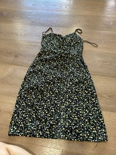 Bershka Floral green dress in S, Women's Fashion, Dresses & Sets, Dresses  on Carousell