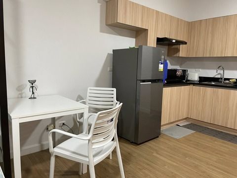 FOR LEASE - Verve Residences, Tower 2 (Category: Apartments & Condos) located in Taguig. Submitted by louie.catandijan (Listing ID 1437762839, Image 2). Description: 📣 NEW LISTING AVAILABLE! 🏢 Verve Residences, Tower 2 📍 G2XX+MMV, 27th Street, Taguig, Kalakhang Maynila 📐• Floor Area: 40 sqm 🏢• Unit Type: Studio Type 🛋️• Furnishing: Fully-Furnished 💰• Rental Rate: Php 45,000 Why you’ll love it:✨ • Unbeatable Location (High Street South) You