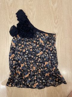 (Category: ) located in . Submitted by shopkandpiascloset (Listing ID 1437799807, Image 1). Description: .