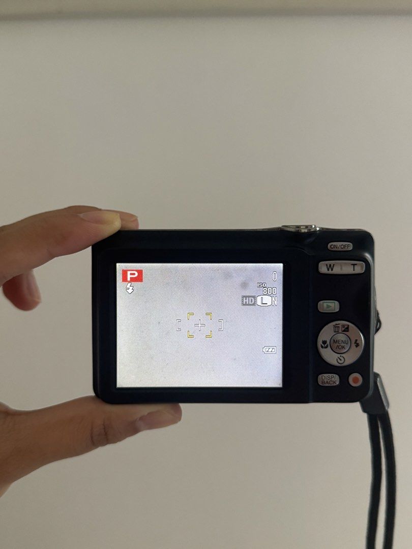 Fujifilm JX600 (Category: Cameras) located in San Jose del Monte. Submitted by digisbyessay (Listing ID 1437833227, Image 3). Description: FUJIFILM JX60 ₱ 1,899 All buttons are working Video working Issues: No flash May black dot sa screen (see sample photos) May gasgas sa screen but di nakakapaekto sa output .