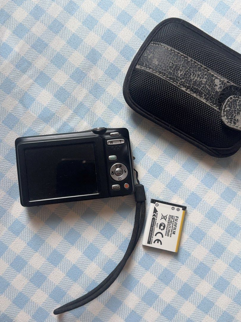Fujifilm JX600 (Category: Cameras) located in San Jose del Monte. Submitted by digisbyessay (Listing ID 1437833227, Image 2). Description: FUJIFILM JX60 ₱ 1,899 All buttons are working Video working Issues: No flash May black dot sa screen (see sample photos) May gasgas sa screen but di nakakapaekto sa output .