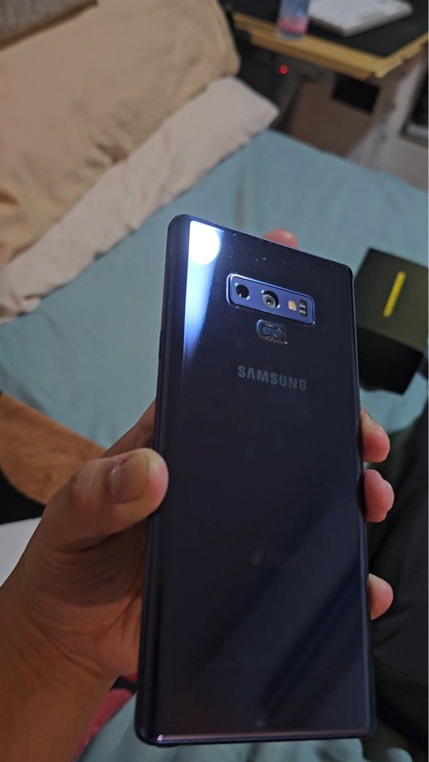 Galaxy note 9 (Category: Samsung) located in Quezon City. Submitted by janiorniel (Listing ID 1437879002, Image 3). Description: Negotiable - Galaxy Note 9 - Stylish blue color - Reliable phone S pen still working Pm me for videos Specs: 128gb Dual Sim 6gb Ram 4000mah .