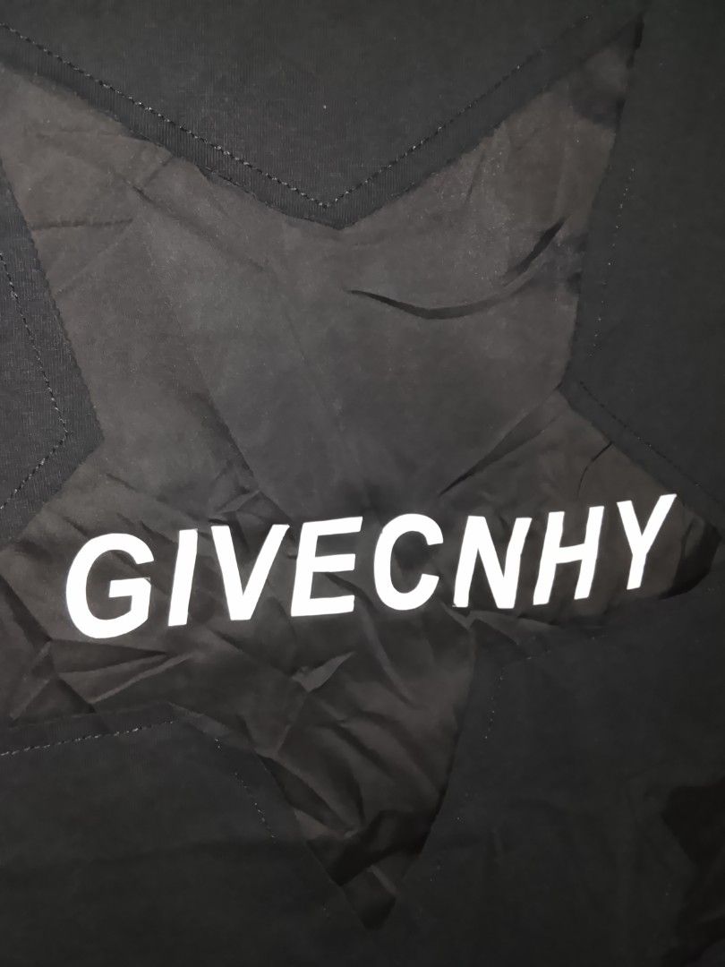 Givenchy Vibe Shirt (Icelink) (Category: Tshirts & Polo Shirts ) located in Pasig City. Submitted by thriftshop.pinas (Listing ID 1437918735, Image 3). Description: -Givenchy Vibe Shirt (Icelink) -Size: Large to XL best fit -Dimes: 23 x 28 -No issue -All good design front and back details.