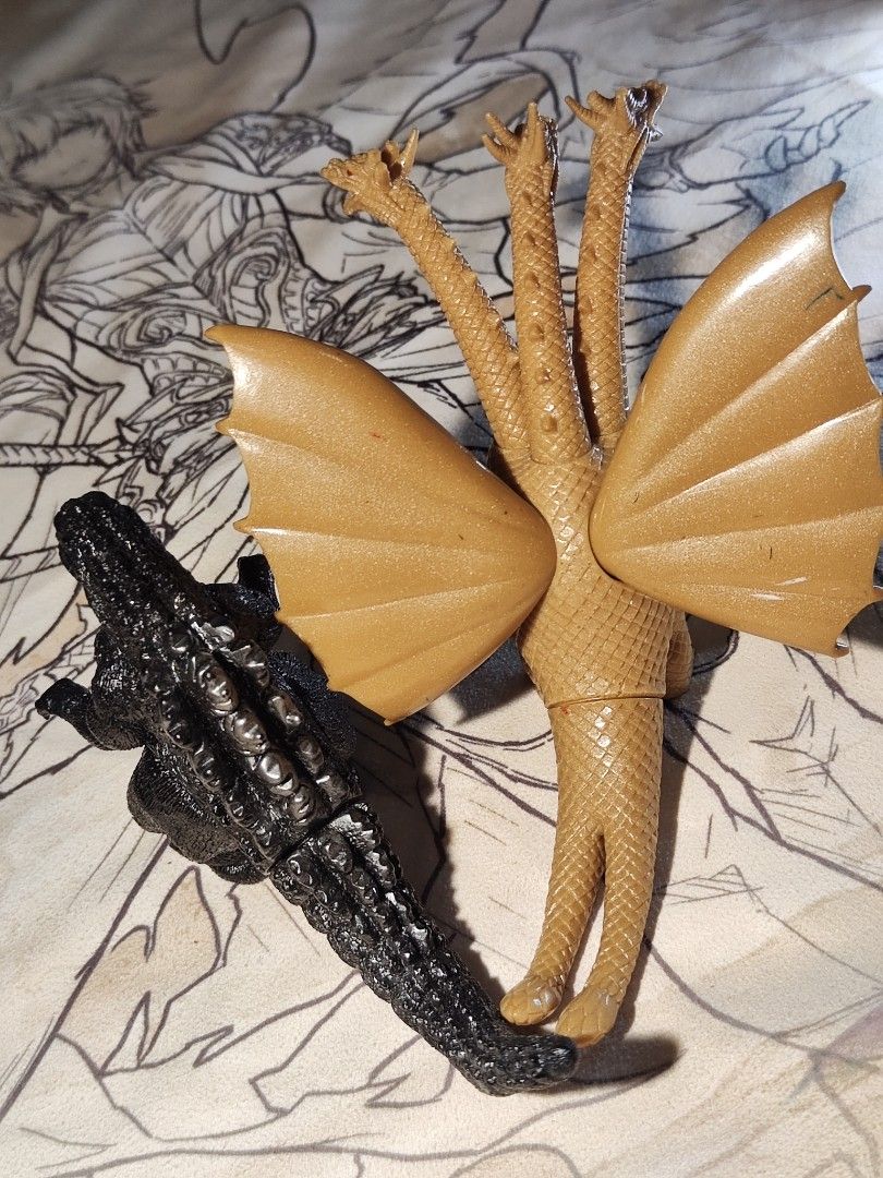 Godzilla Ghidorah 4 to 5" Korea (Category: Figurines & Statues) located in Manila. Submitted by olx156 (Listing ID 1437873042, Image 2). Description: .