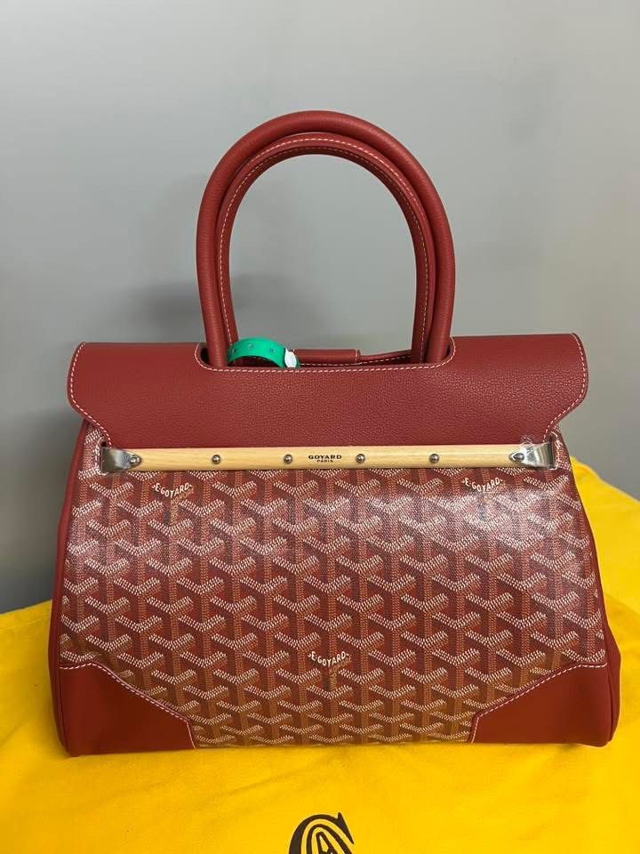 Goyard Saigon Tote (Category: Luxury Bags & Wallets) located in Quezon City. Submitted by rarebagsfrmjapan (Listing ID 1437909949, Image 2). Description: IMPORTANT PLS READ !!! PERFECT GIFT OR GIVEAWAYS REWARD UR SELF OR LOVE ONES AT LEAST ONCE A YEAR !!! ALL ITEMS ARE FROM ABROAD JAPAN,,DUBAI,,USA ETC 𝐃𝐈𝐒𝐂𝐋𝐀𝐈𝐌𝐄𝐑: we are 𝐧𝐨𝐭 𝐚𝐬𝐬𝐨𝐜𝐢𝐚𝐭𝐞𝐝 𝐰𝐢𝐭𝐡 𝐭𝐡𝐞 𝐛𝐫𝐚𝐧𝐝𝐬 𝐭𝐡𝐚𝐭 𝐚𝐫𝐞 𝐥𝐢𝐧𝐤𝐞𝐝 𝐚𝐧𝐝 𝐬𝐭𝐚𝐭𝐞𝐝 𝐢𝐧 𝐭𝐡𝐢