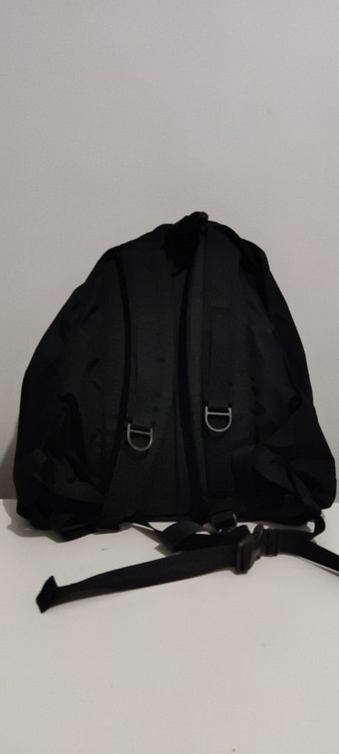 Gregory Backpack Black and Green (Category: Backpacks) located in Santa Cruz. Submitted by earthangelo (Listing ID 1437881844, Image 3). Description: - Black Gregory backpack - Green accents - Adjustable straps - Multiple compartments - Green interior - Top handle - Two shoulder straps - Two D-rings on the back - Green zippers.