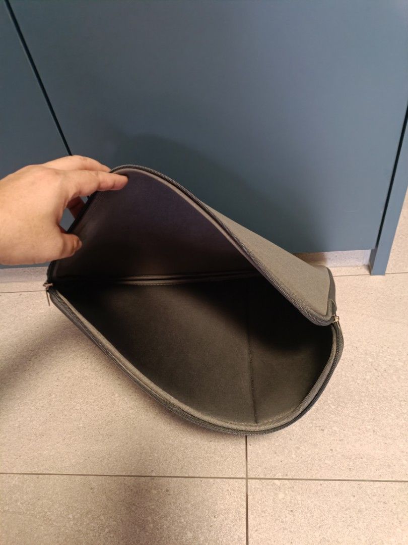 Grey Laptop Sleeve454019290225059840