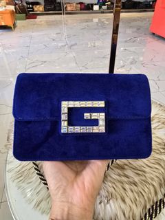 (Category: ) located in . Submitted by signatureshoesandbags (Listing ID 1437853570, Image 1). Description: .