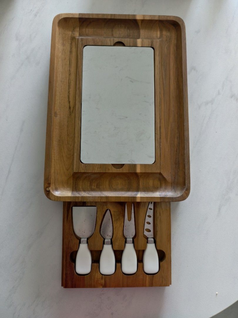 Hecef cheeseboard with knives - cheese board453724944026849280