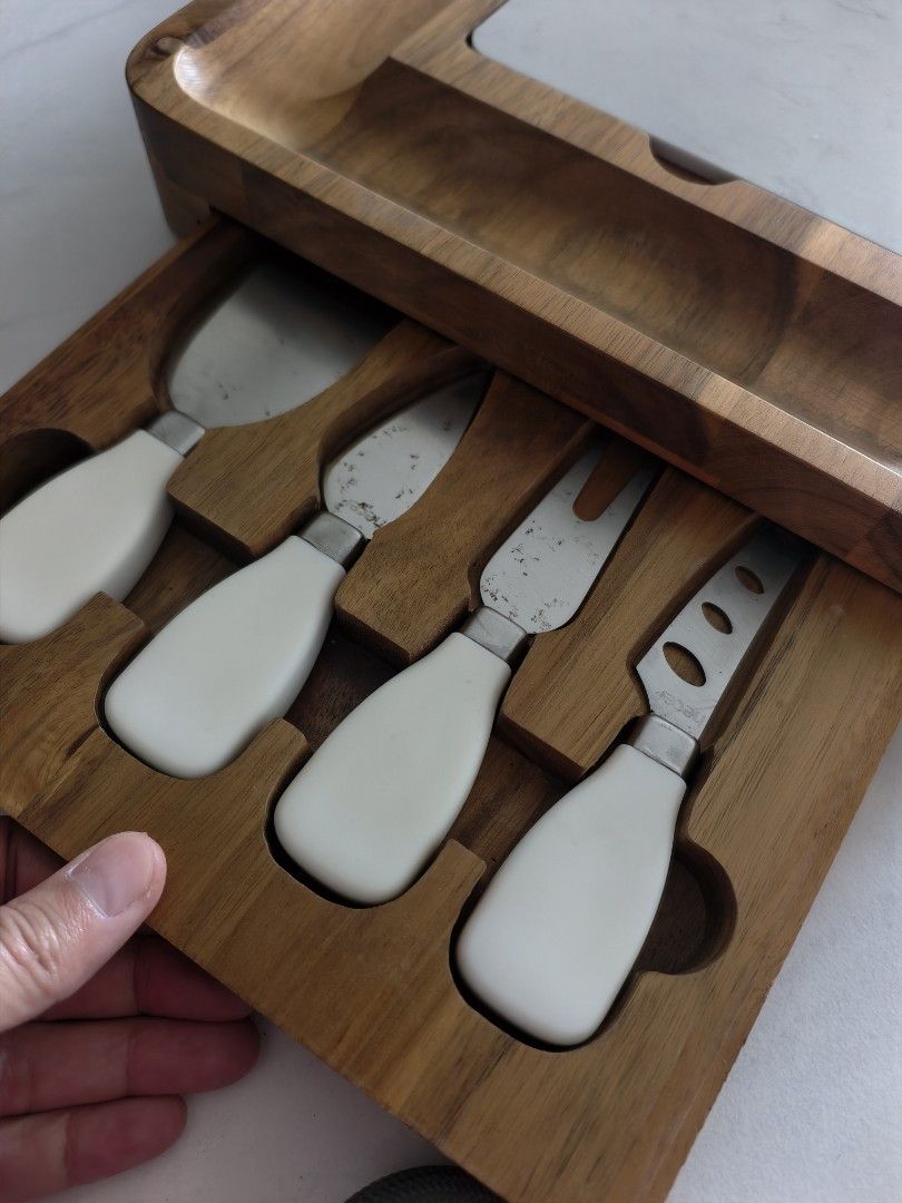 Hecef cheeseboard with knives - cheese board453724944026849281