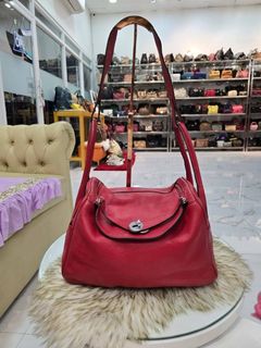 (Category: ) located in . Submitted by signatureshoesandbags (Listing ID 1437851342, Image 1). Description: .