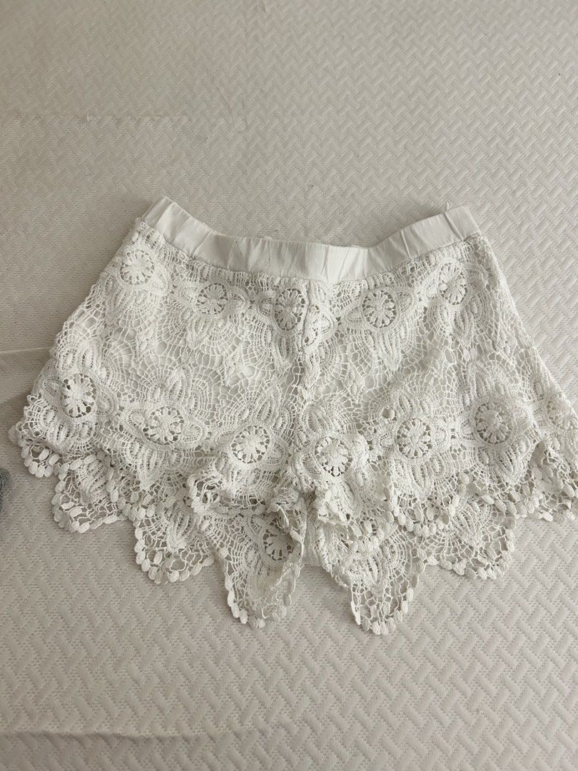 H&m lace white shorts (Category: Shorts) located in Manila. Submitted by zhntffny (Listing ID 1437844139, Image 1). Description: perfect for summer!! 25-26 waist.