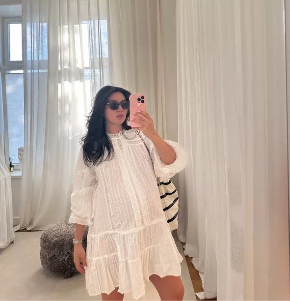 H&M white boho flowy dress (Category: Dresses) located in Baguio. Submitted by thecloset.bg (Listing ID 1437898974, Image 2). Description: Can be preggy dress.