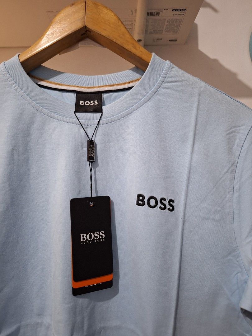 Hugo Boss shirt skyblue (Category: Tshirts & Polo Shirts ) located in Muntinlupa City. Submitted by kstefanomela14 (Listing ID 1437870764, Image 2). Description: Hugo Boss roundneck tshirt skyblue Large - 20 x 27 XL - 20.5 x28 2xl - 21.5 x29 bnew no issue Cod Cop Lbc lalamove j&t.