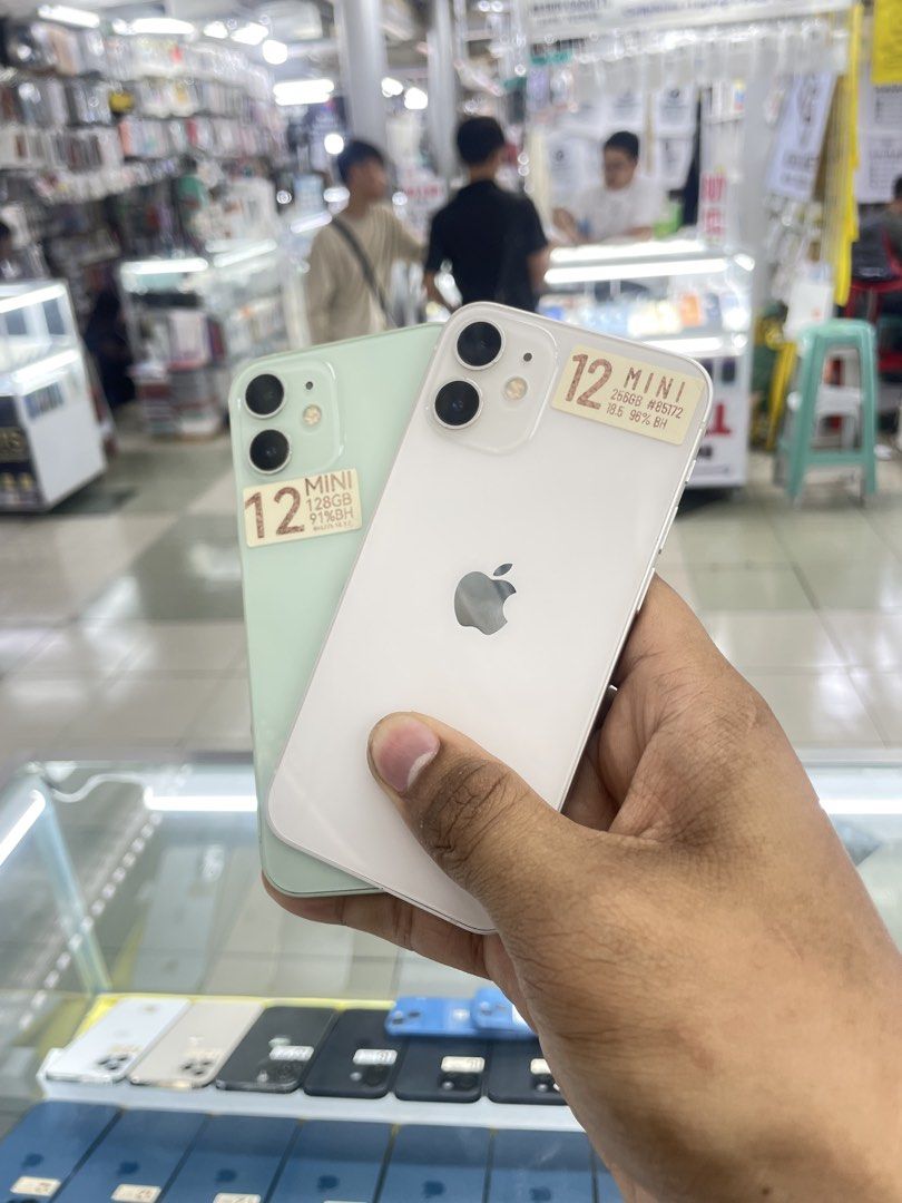iPhone 12 Mini 128GB 90%+ BH OPENLINE NO ISSUE (Category: iPhone 12 Series) located in Manila. Submitted by benshop. (Listing ID 1437926647, Image 3). Description: ON HAND | TRADE/SWAP BenShop Price : 12,500 php ▫️On hand: iPhone 12 mini ▫️128GB ▫️Openline/Factory unlocked ▫️90+% Batt health ▫️Ntc Local Variant & Other Variant ▫️All Features Working INCLUSIONS & FREEBIES: *CHARGER SET *CLEAR CASE *TEMPERED GLASS MODE OF TRANSACTION: ▫️ STORE PICK