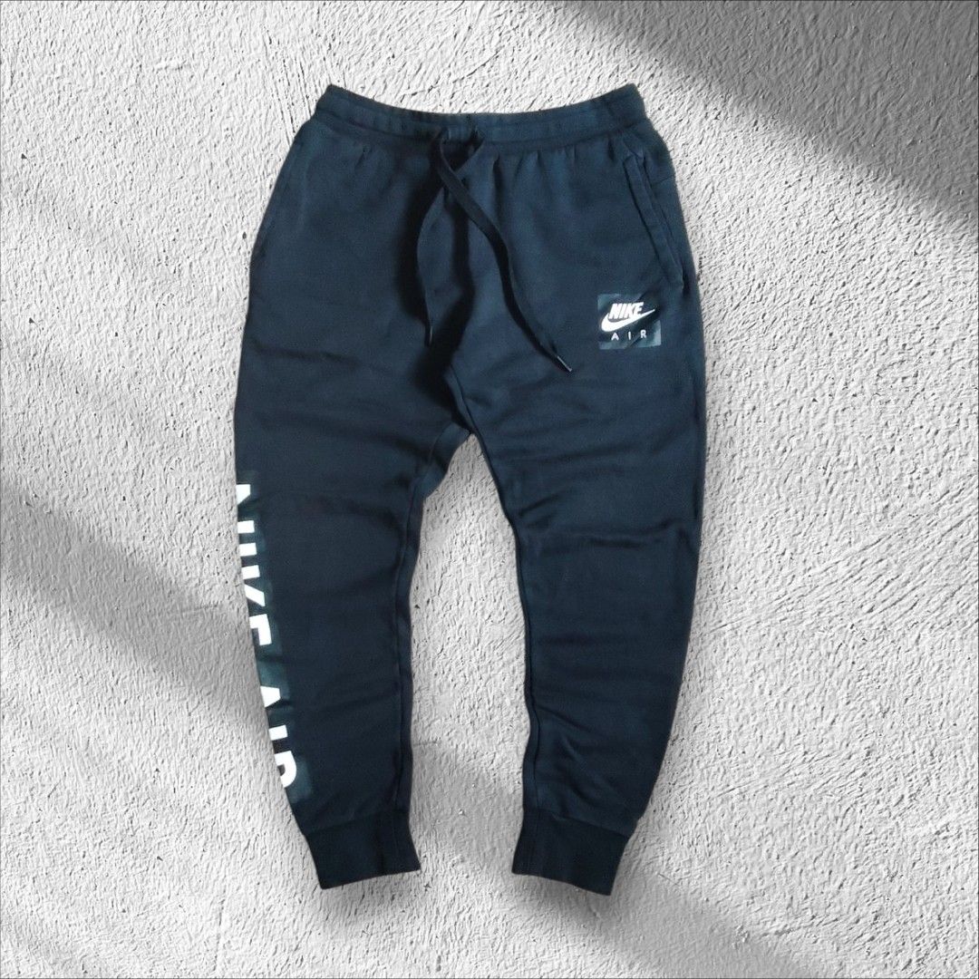 jogger pants (Category: Joggers) located in Marikina City. Submitted by kingdrel (Listing ID 1437764741, Image 1). Description: NIKE Sports Training Jogger Black W 30-37 L 37 L/O 5 GARTERIZED VERYGOOD CONDITION NO ISSUE COLORATE 9-10.