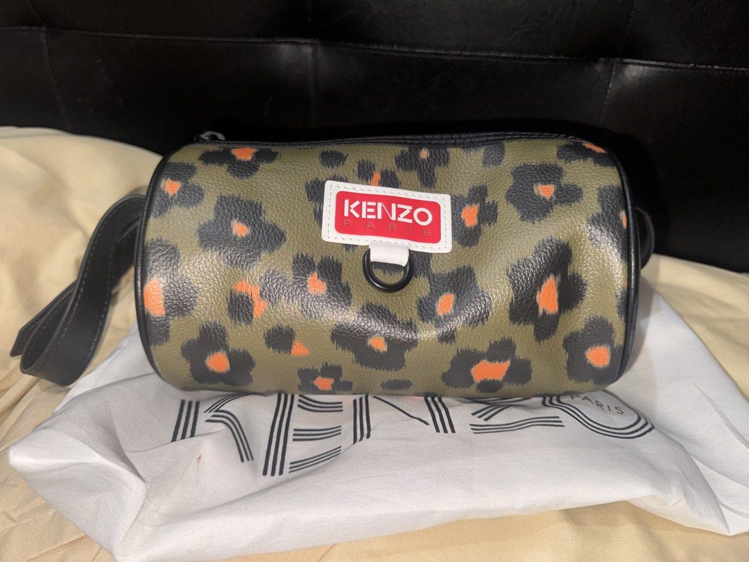Kenzo small circle bag (Category: Luxury Bags & Wallets) located in Guiguinto. Submitted by yoursinaw (Listing ID 1437895512, Image 1). Description: Original with dust bag.
