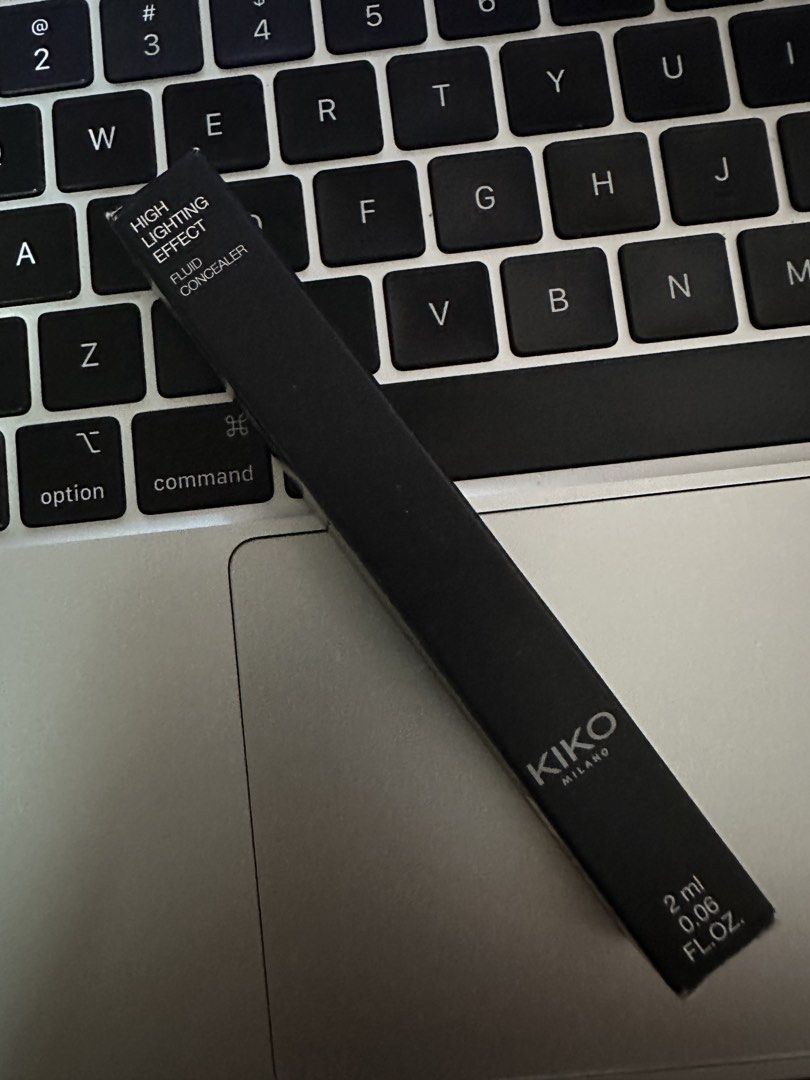 KIKO Milano High Lighting Effect Fluid Concealer shade: 04 (Category: Makeup) located in Manila. Submitted by mellieb77 (Listing ID 1437915606, Image 2). Description: 📌Bought before our beach trip expecting to get super tan kaso di nag-match ang shade after🥹🥹 📌Swatched ONLY ONCE ⭐️KIKO Milano High Lighting Effect Fluid Concealer ⭐️Shade: 04 ⭐️Size: 2ml ⭐️Brand new, in original packaging 📌Can give discount if you’ll be buying it with at least