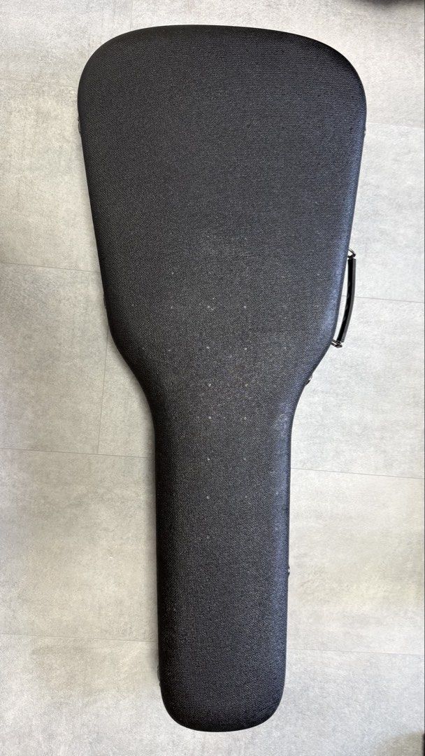 Light weight solid foam case (Category: Music Accessories) located in Singapore. Submitted by giddl (Listing ID 1437786115, Image 2). Description: Super light but sturdy foam type of guitar case. Comes with straps and keys to lock. Clearing space .