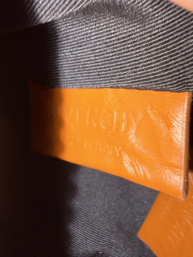 Lightly used givenchy Pandora (Category: Luxury Bags & Wallets) located in Cagayan de Oro. Submitted by jadayamerch.1977_703 (Listing ID 1437812749, Image 2). Description: .