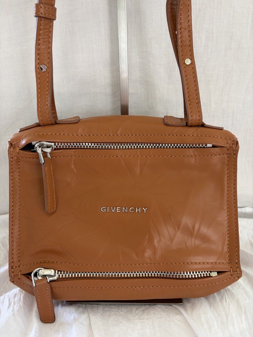 Lightly used givenchy Pandora (Category: Luxury Bags & Wallets) located in Cagayan de Oro. Submitted by jadayamerch.1977_703 (Listing ID 1437812749, Image 1). Description: .