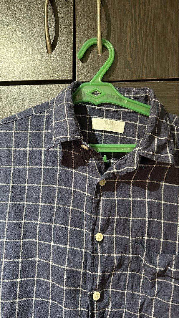 Linen Blend Uniqlo Long Sleeves (Category: Tshirts & Polo Shirts ) located in Pasig City. Submitted by gabalviola (Listing ID 1437824566, Image 2). Description: Uniqlo linen blend slong sleeves button down polo. Very nice, only selling because doesn’t fit anymore .