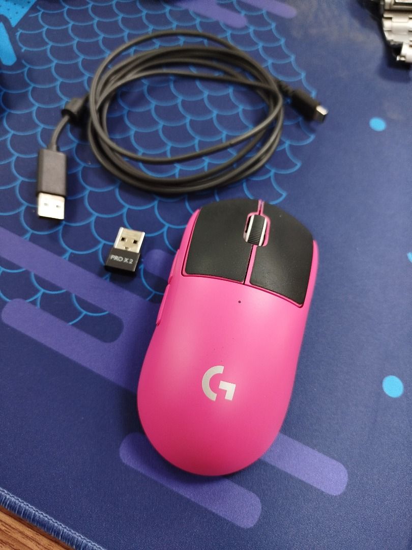 Logitech G PRO X SUPERLIGHT V2 /60g/44k DPI /Lightforce MAGENTA (Category: Mouse & Mousepads) located in Quezon City. Submitted by calibre027 (Listing ID 1437810923, Image 2). Description: Logitech G PRO X SUPERLIGHT V2 /60g/44k DPI /Lightforce MAGENTA ✔ all working, no issue - you can test upon pickup ✔ lightforce hybrid switches ✔ SRP is around 7500 pesos 👉 Package: mouse, cable, box, and receiver only 👉 meetup - Avire Tower Proj.4, Quezon Ci