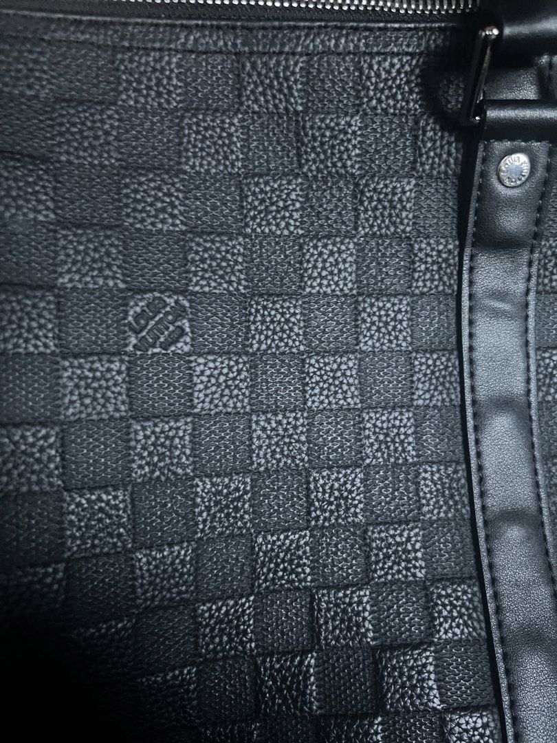 Louis Vuitton Leather Duffle Bag (Category: Luxury Bags & Wallets) located in Manila. Submitted by nokwizy_archive (Listing ID 1437852893, Image 2). Description: Used once to travel the US, down to 15k my tita need funds lang din kase..